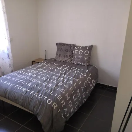 Spacieux, Lit, Reactif, Proche Montagne Mer, Lumineux, Bien Equipe, Agreable, Chambre, Micro Maison Et Maison, Bien Regarder *