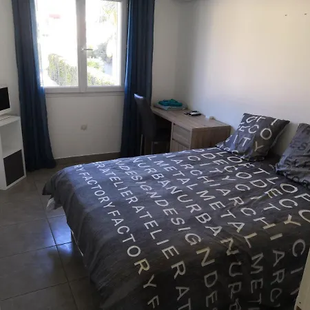 Spacieux, Lit, Reactif, Proche Montagne Mer, Lumineux, Bien Equipe, Agreable, Chambre, Micro Maison Et Maison, Bien Regarder Apartment