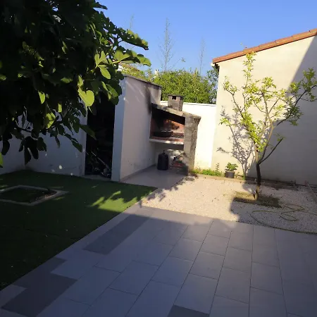 Apartment Spacieux, Lit, Reactif, Proche Montagne Mer, Lumineux, Bien Equipe, Agreable, Chambre, Micro Maison Et Maison, Bien Regarder *
